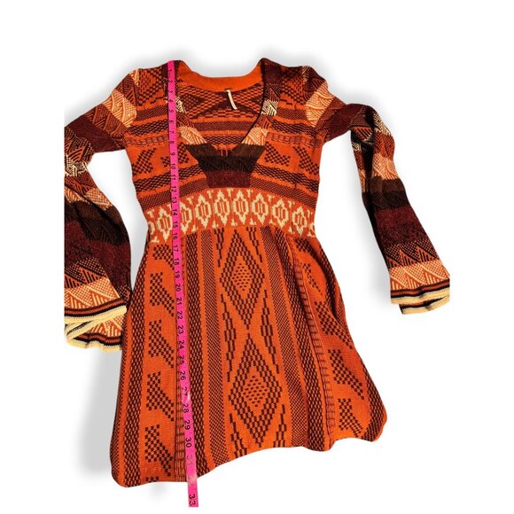 Free People Orange Knit Boho Sweater Dress XS Bell Sleeves Tie Back V Neck - Picture 3 of 15